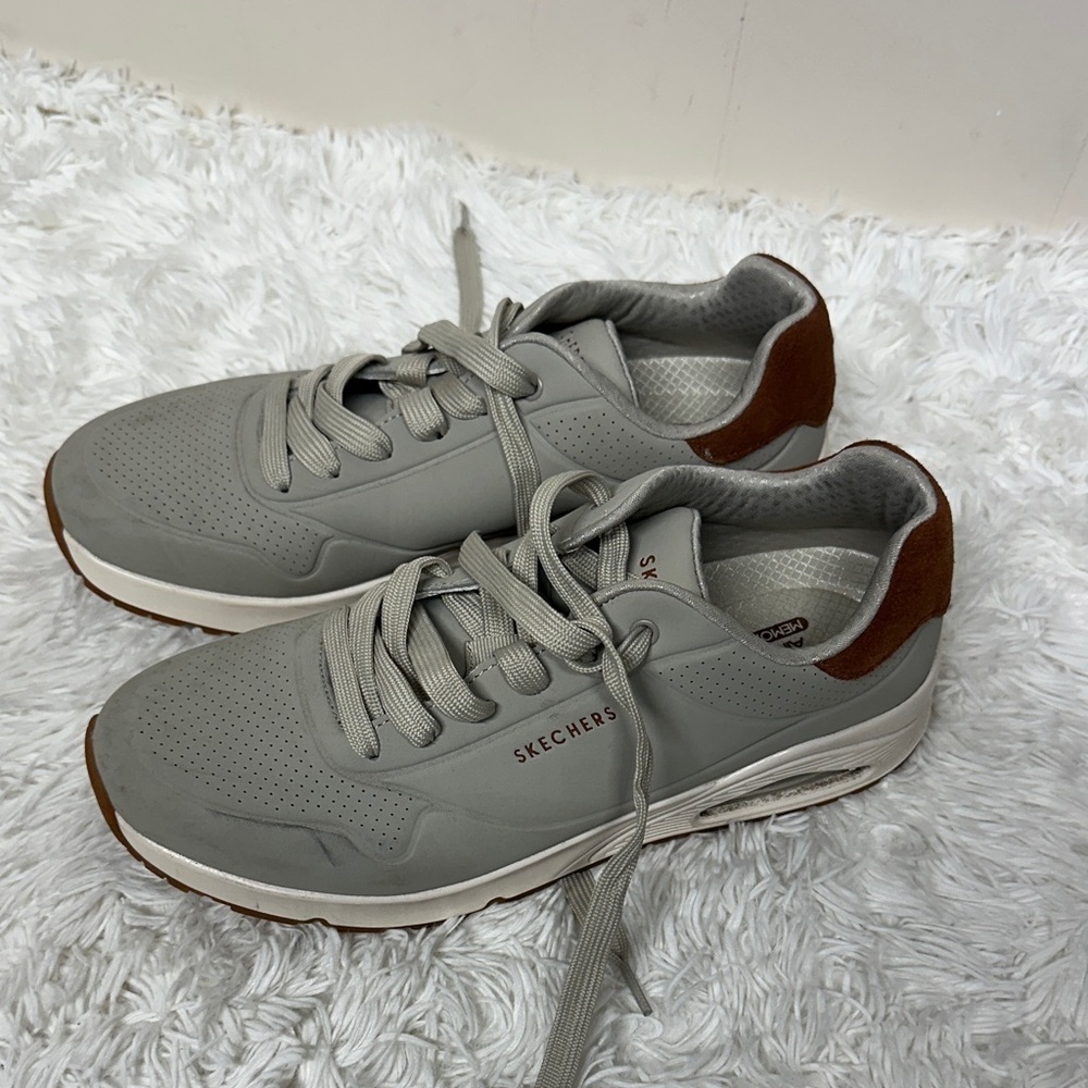 Skechers Men's Gray Sneakers with Brown Accents